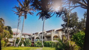 LA LUCIA SANDS SHARE